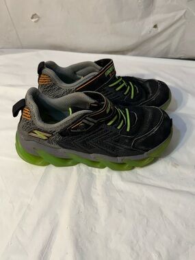 Skechers Boys' S lights Mega Surge size 4